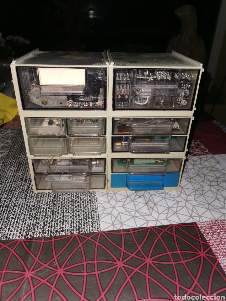 Radios antiguas: Componentes electr&oacute;nicos, con las cajistas de la foto - Foto 13