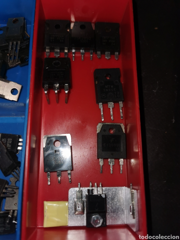 Radios antiguas: Componentes electr&oacute;nicos, con las cajistas de la foto - Foto 2