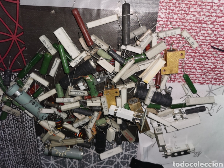 Radios antiguas: Componentes electr&oacute;nicos, con las cajistas de la foto - Foto 2