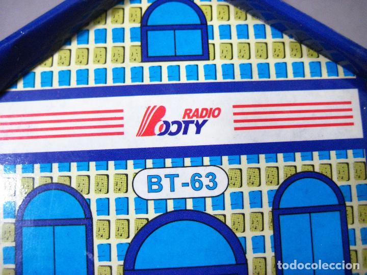 Radios antiguas: RADIO TRANSISTOR FM AUTOSCAN BOOTY BT-63 CON FORMA DE CASA - Foto 5