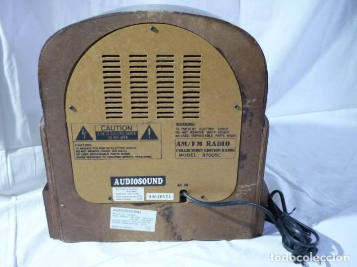 Radios antiguas: Radio Audiosound de madera con cassette funcionando - Foto 9