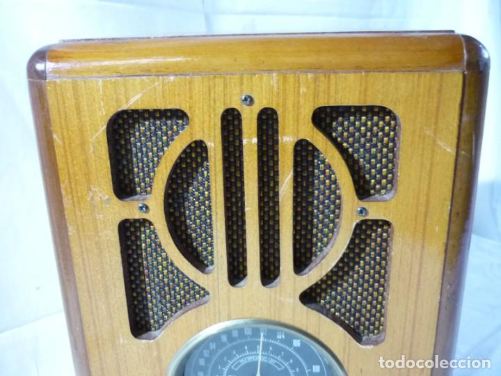 Radios antiguas: Radio de madera con lector de cassettes funcionando - Foto 3