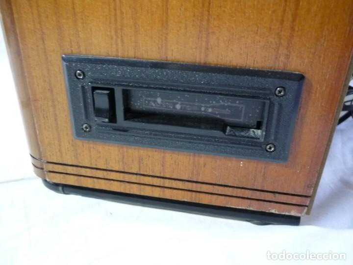 Radios antiguas: Radio de madera con lector de cassettes funcionando - Foto 8