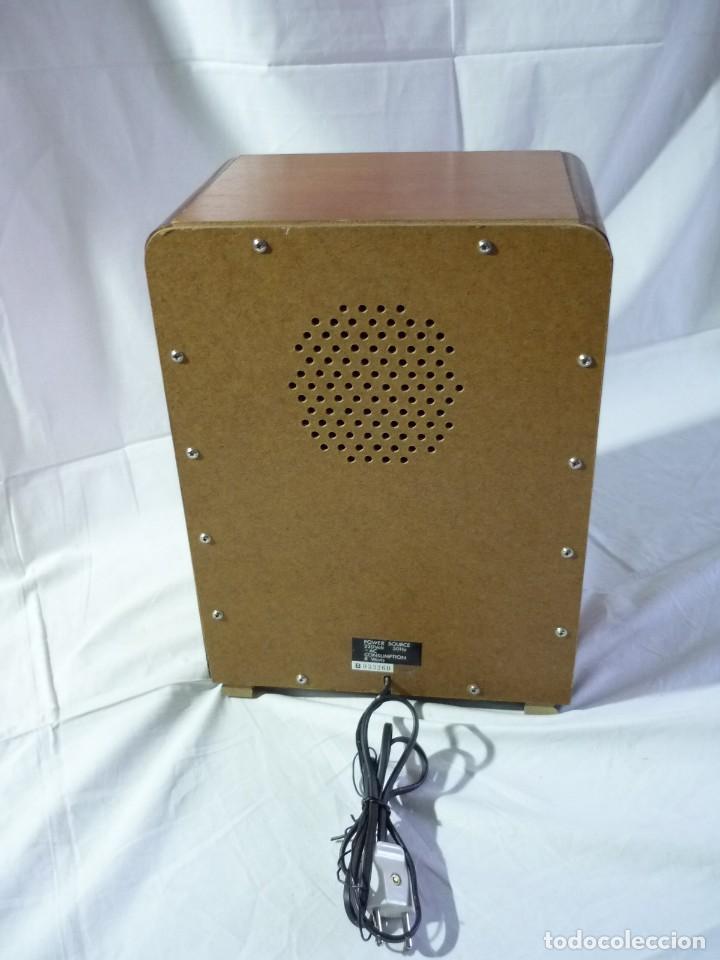 Radios antiguas: Radio de madera con lector de cassettes funcionando - Foto 9