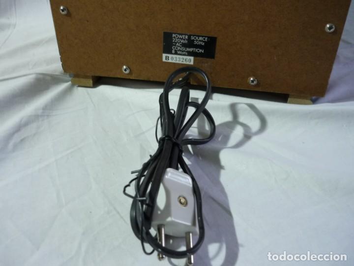 Radios antiguas: Radio de madera con lector de cassettes funcionando - Foto 10
