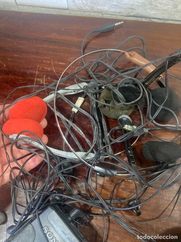 Radios antiguas: Lote de 2 walkman m&aacute;s auriculares - Foto 8
