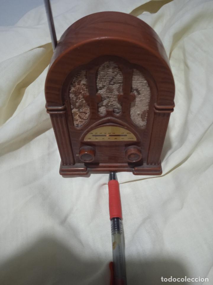 Radios antiguas: BONITO TRANSISTOR TIPO **CAPILLA** BAKELITA REF. 00 - Foto 3