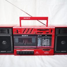 Radios antiguas: RADIO CASSETE FM VINTAGE SONY CFS 3000 MKII ROJO. Lote 365920466