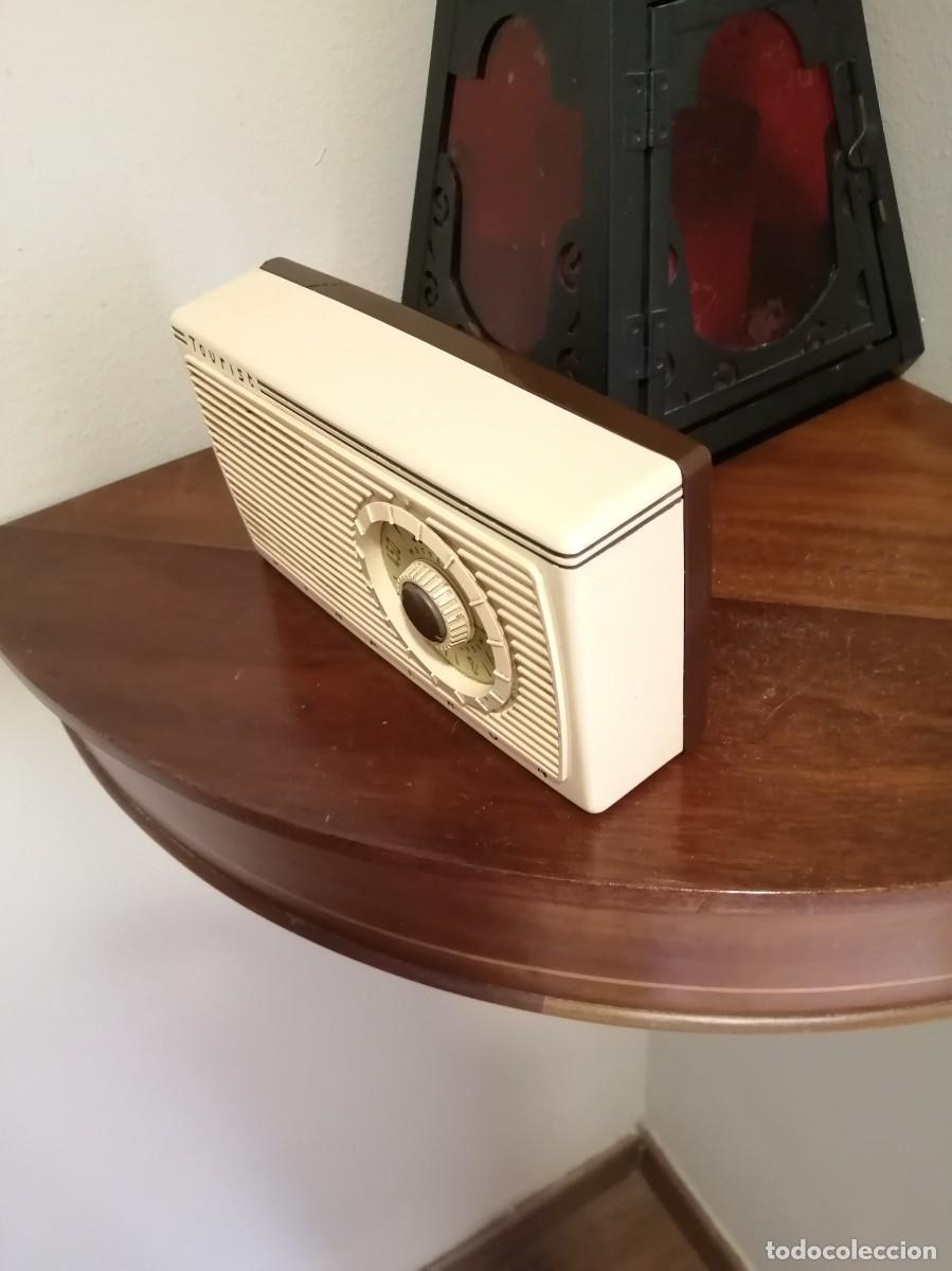 Radios antiguas: Muy bonito transistor Dynatron - Foto 1