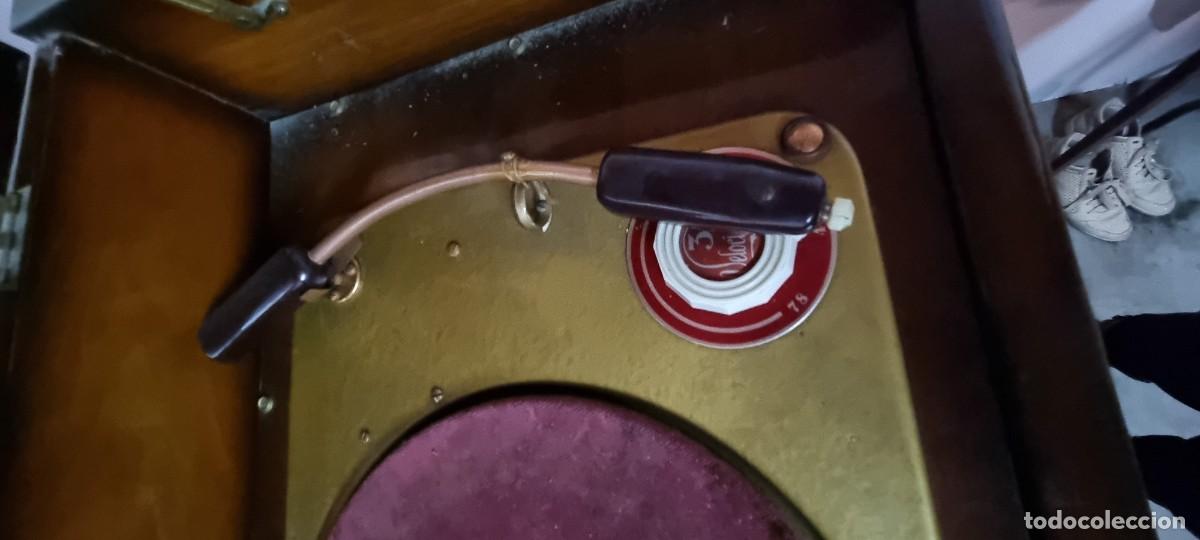 Radios antiguas: Mueble de radio y tocadiscos - Foto 4