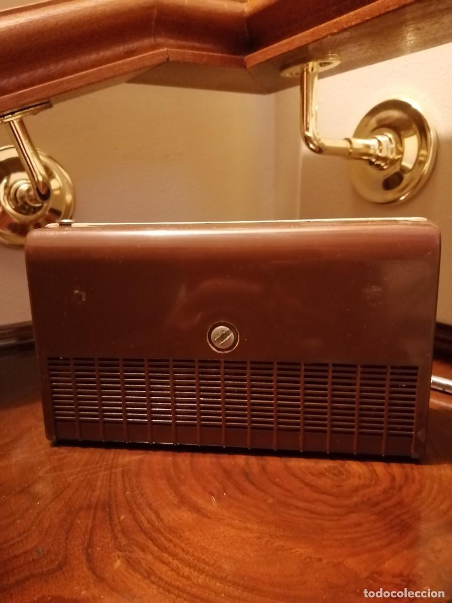 Radios antiguas: Peque&ntilde;o radio transistor De Wald - Foto 12