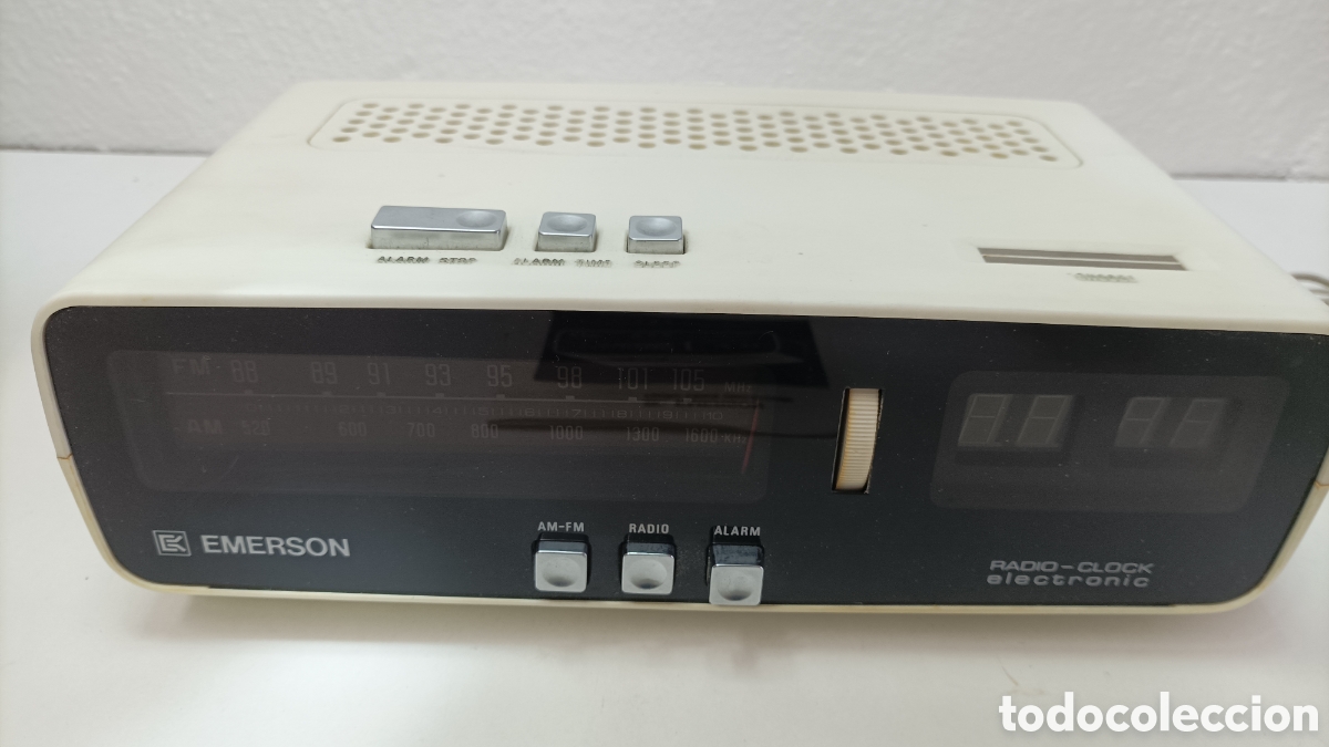 Radios antiguas: Radio clock electronic Emerson - Foto 2