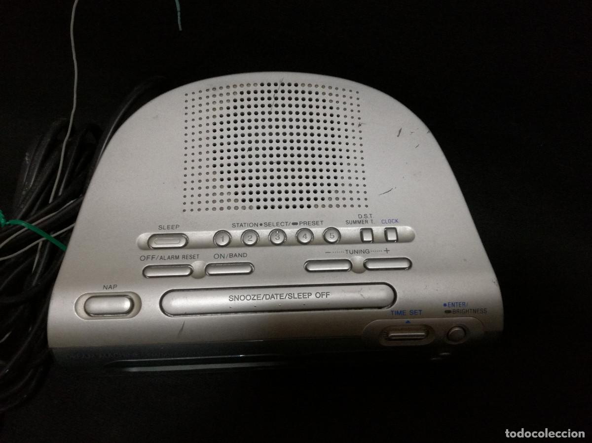 Radios antiguas: RADIO DESPERTADOR SONY ICF-C273L (FUNCIONA) - Foto 2