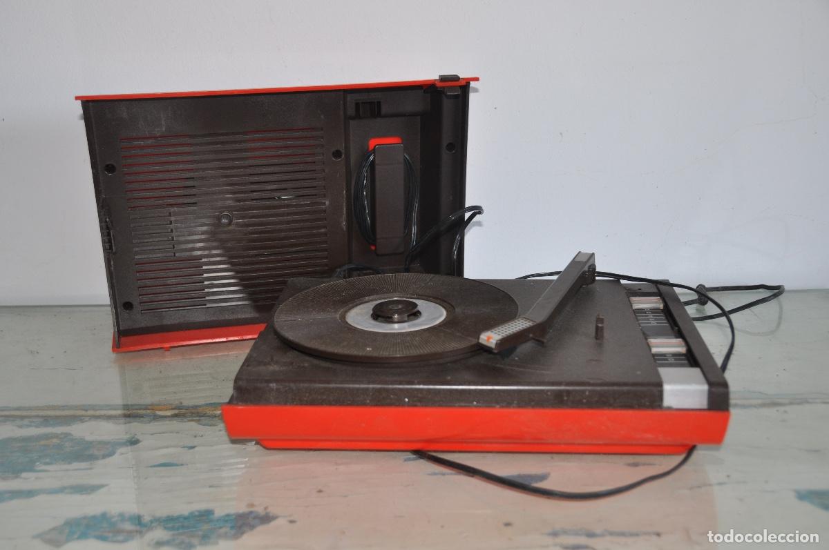 Radios antiguas: Tocadiscos Pathe Marconi rojo - Foto 2