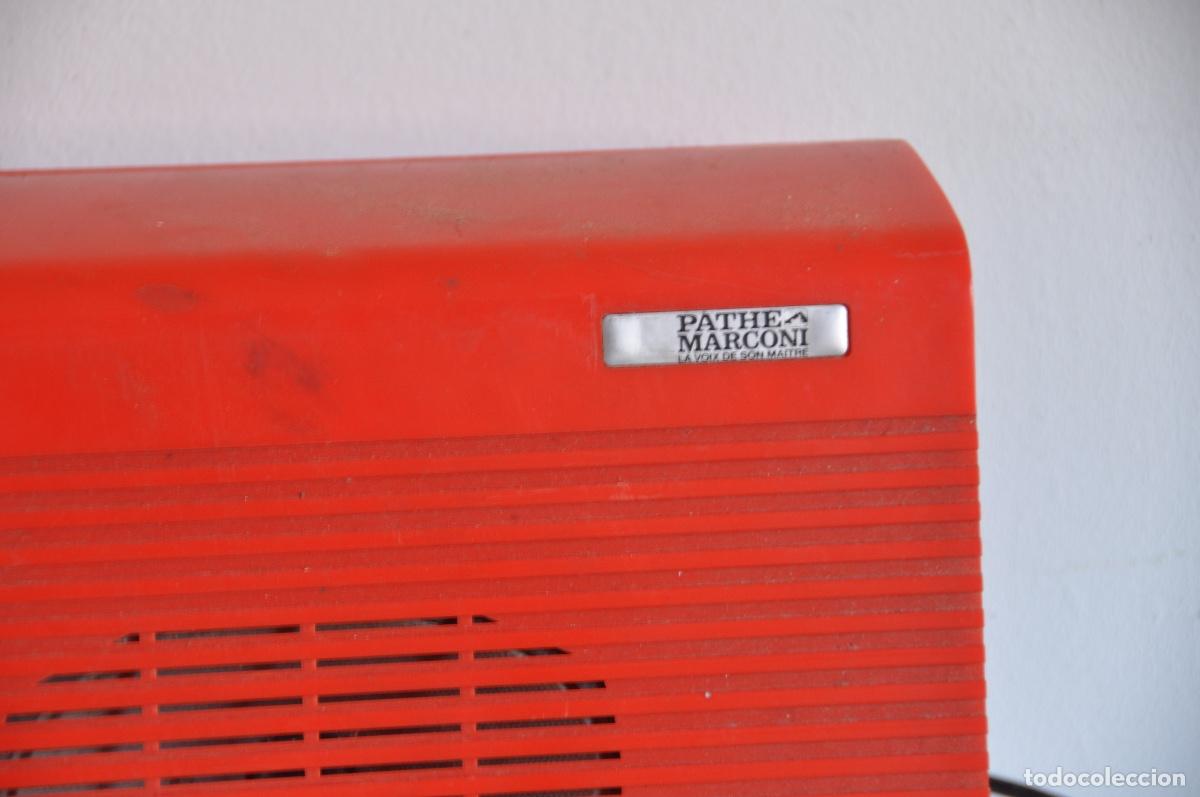 Radios antiguas: Tocadiscos Pathe Marconi rojo - Foto 8