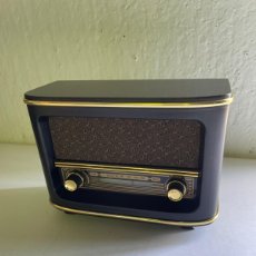 Radios antiguas: RÉPLICA RADIO RETRO MADERA NUEVA. Lote 395007419