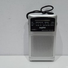 Radios antiguas: RADIO TRANSISTOR SANYO RP 64. Lote 400653289