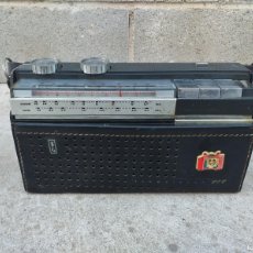 Radios antiguas: RADIO TRANSISTOR LAVIS 767 AÑO 1967 CON FUNDA ORIGINAL. FUNCIONA.. Lote 402309524