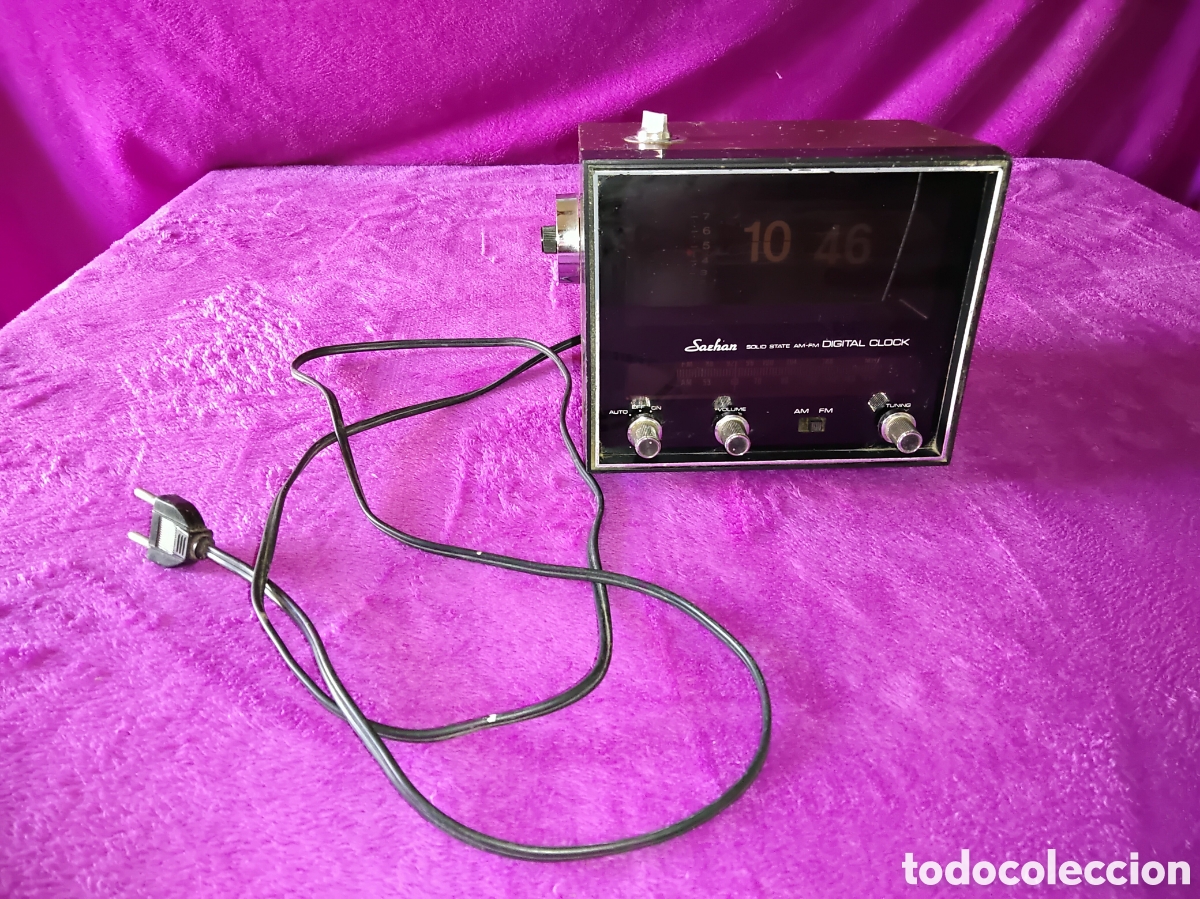 Radios antiguas: RADIO DESPERTADOR VINTAGE SAEHAN SOLID AM-FM DIGITAL CLOCK - Foto 1