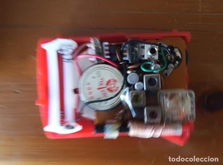 Radios antiguas: RADIO PORTABLE INTERNATIONAL - NO FUNCIONA - Foto 3