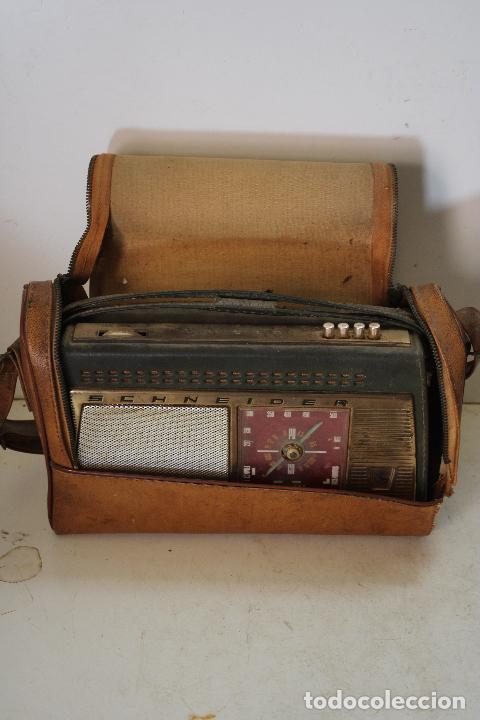 Radios antiguas: transistor schneider - Foto 5