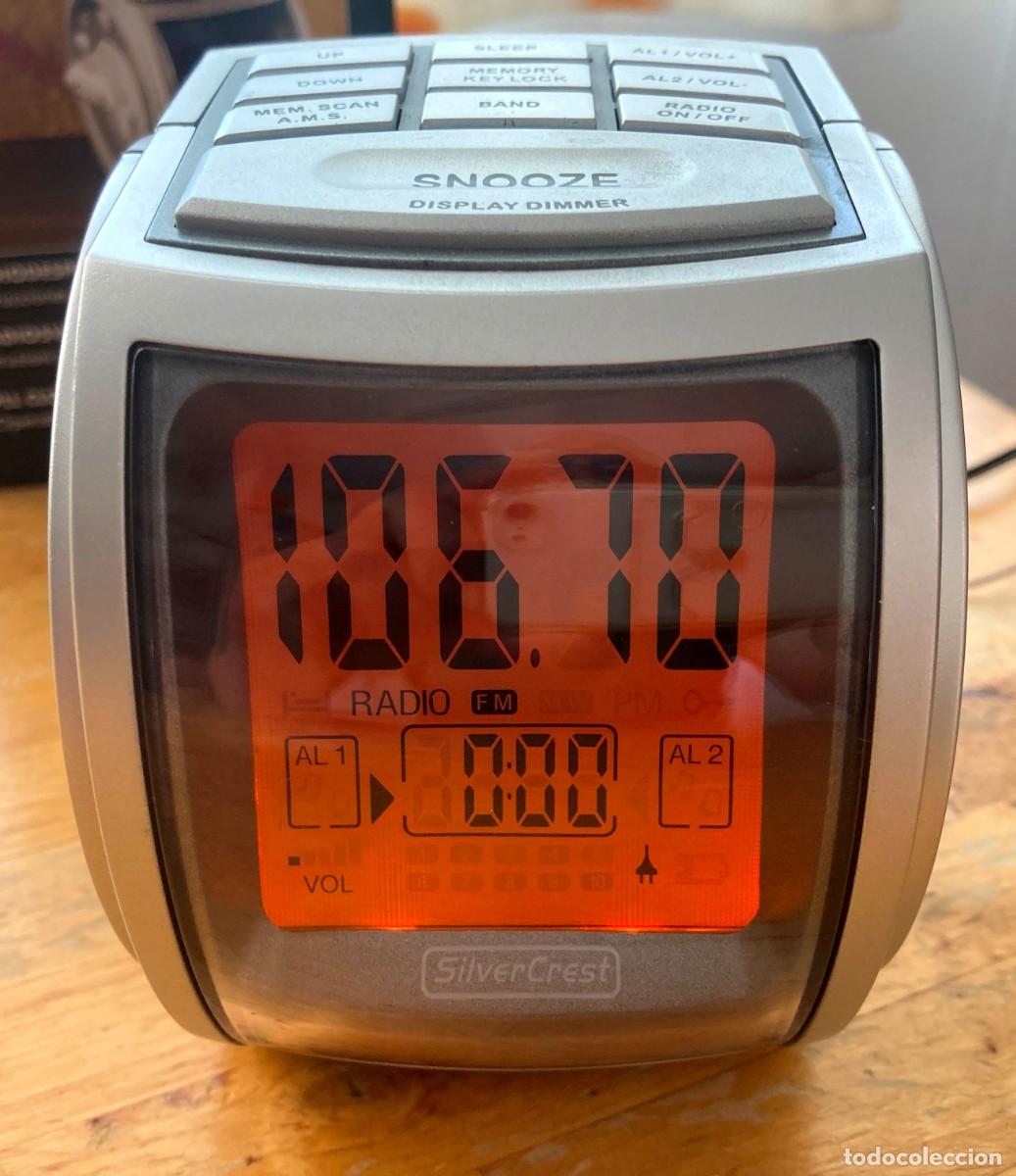 Radio Reloj Despertador Vintage. Modelo: APR500