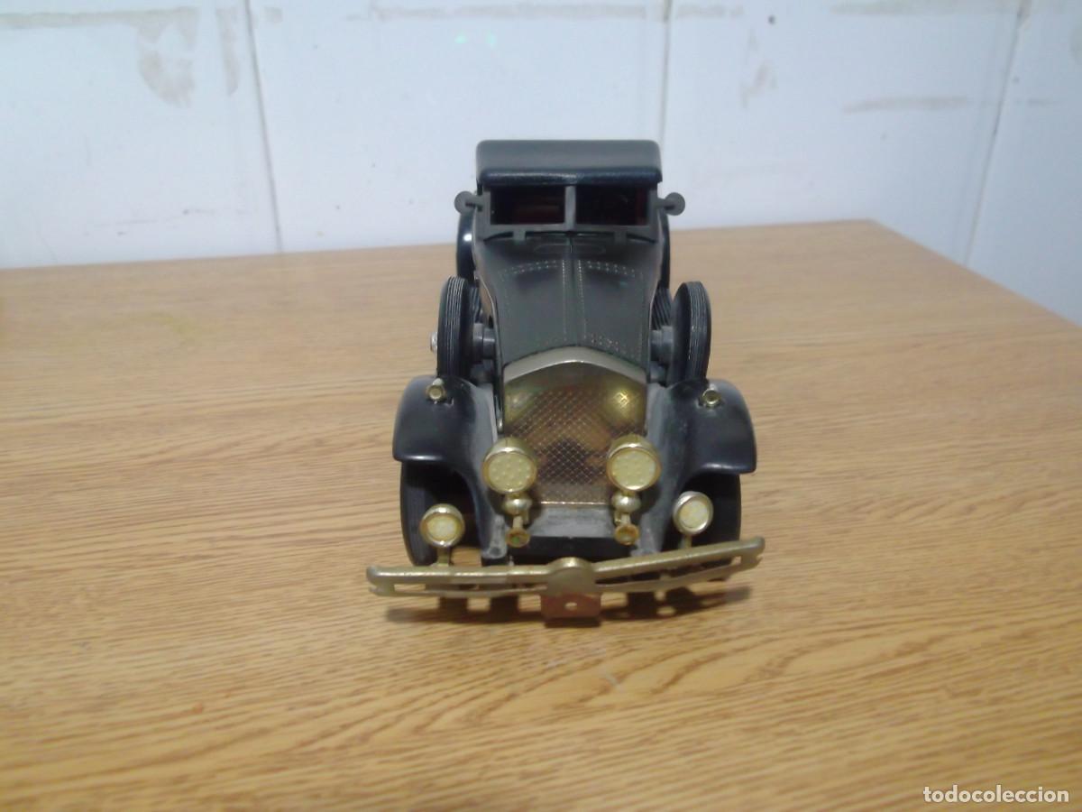 Radios antiguas: COCHE DE RADIO TRANSISTOR - FUNCIONA. - Foto 2