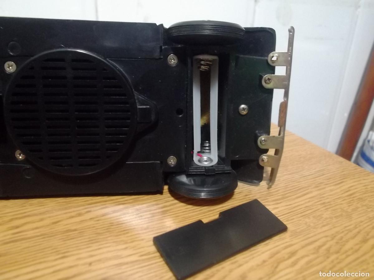 Radios antiguas: COCHE DE RADIO TRANSISTOR - FUNCIONA. - Foto 6