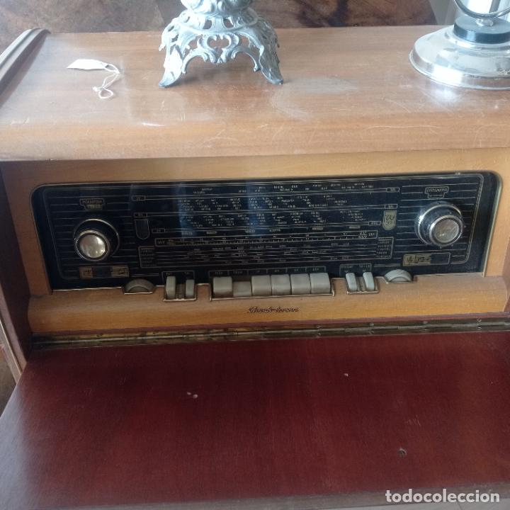 Radios antiguas: MUEBLE CON RADIO Y TOCADISCOS - Foto 12