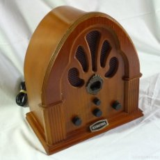Radios antiguas: RADIO DE MADERA CON LECTOR DE CASSETTES, FUNCIONANDO RADIO Y LECTOR INTERNATIONAL