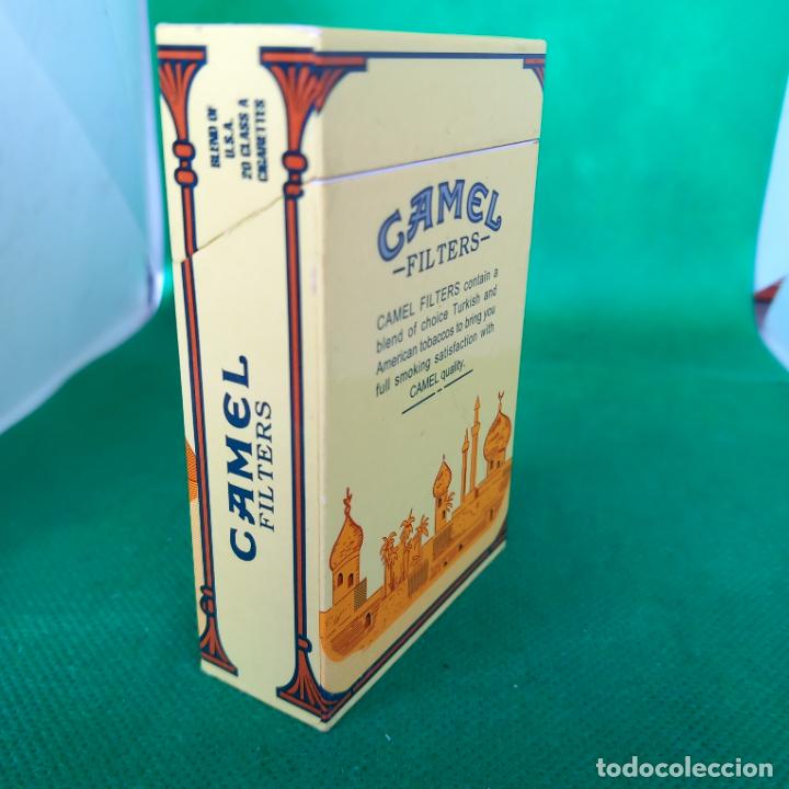 Radios antiguas: Radio con forma de cajetilla camel funcionando - Foto 2