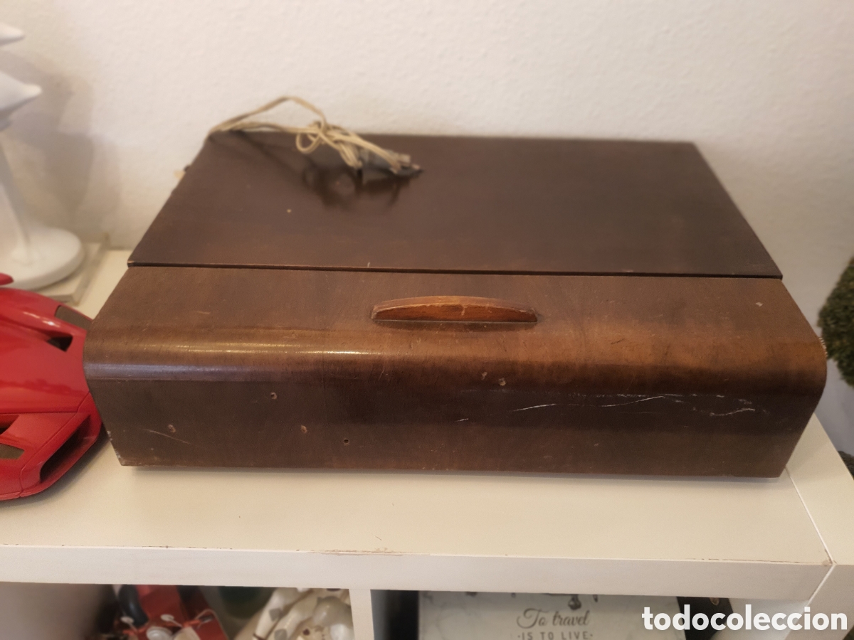 Radios antiguas: Antiguo tocadiscos en madera Philips para restaurar - Foto 2