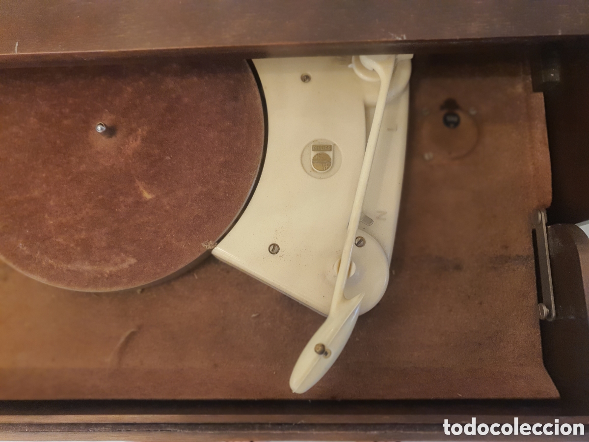 Radios antiguas: Antiguo tocadiscos en madera Philips para restaurar - Foto 4