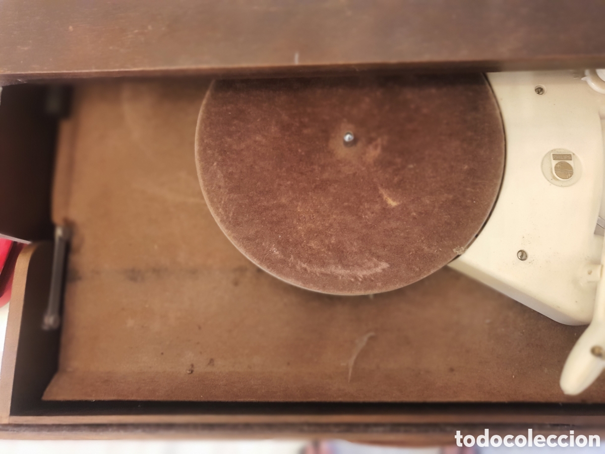 Radios antiguas: Antiguo tocadiscos en madera Philips para restaurar - Foto 5