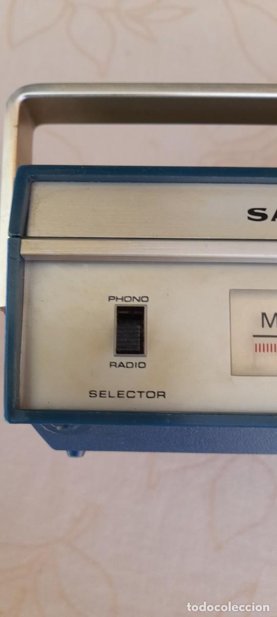 Radios antiguas: RADIO ANTIGUA TOCADISCOS SANYO RAREZA - Foto 3