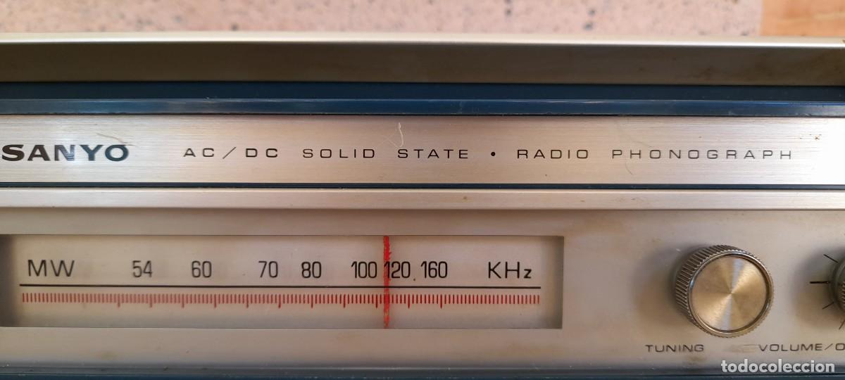 Radios antiguas: RADIO ANTIGUA TOCADISCOS SANYO RAREZA - Foto 4