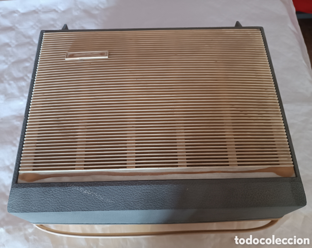 Radios antiguas: Antiguo tocadiscos ASKAR port&aacute;til. - Foto 2