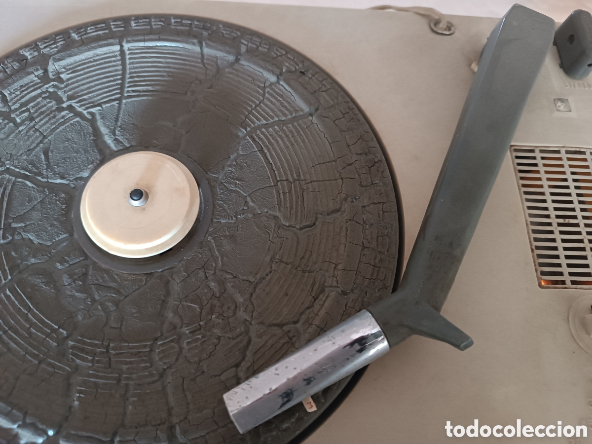 Radios antiguas: Antiguo tocadiscos ASKAR port&aacute;til. - Foto 5