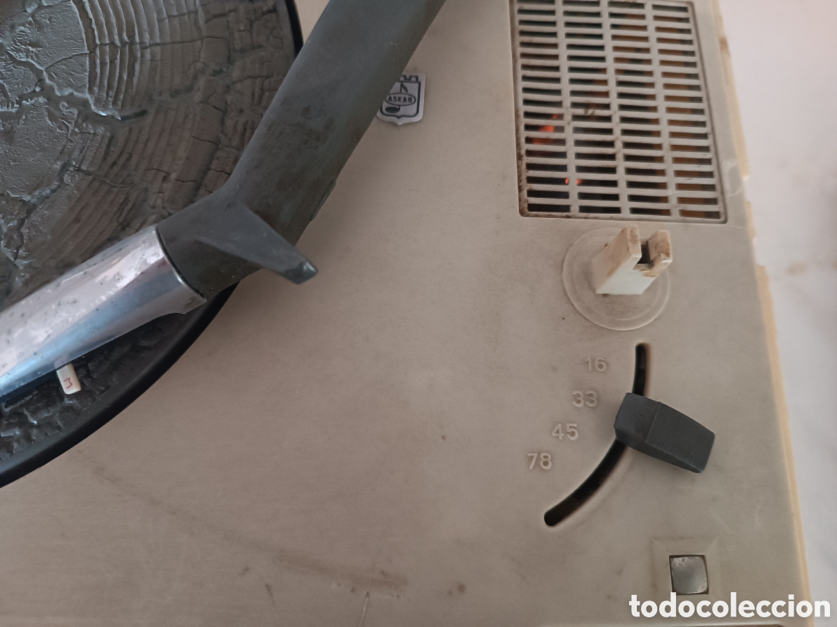 Radios antiguas: Antiguo tocadiscos ASKAR port&aacute;til. - Foto 6