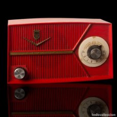 Radios antiguas: RADIO ANTIGUA RARA IBERIA MODELO: B-150 EN ROJO