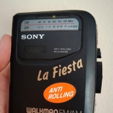 Radios antiguas: WALKMAN SONY WM-FX101 LA FIESTA- RADIO AM/FM CASSETTE - EN FUNCIONAMIENTO