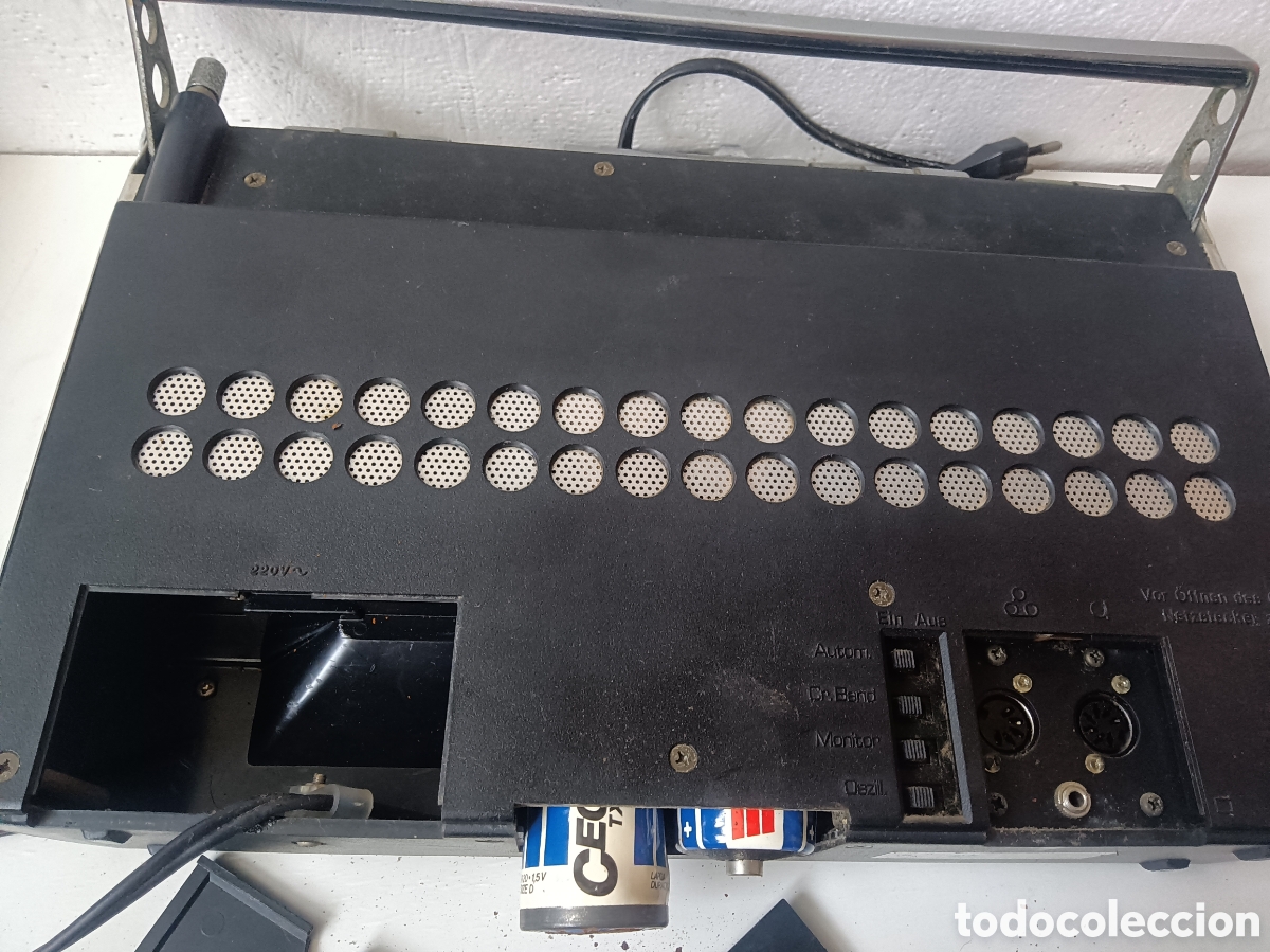 Radios antiguas: RADIO CASSETTE SIEMENS MODELO PIANAR 412 CON CABLE PARA CORRIENTE FUNCIONA - Foto 9