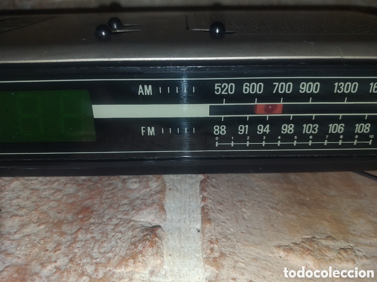 Radios antiguas: Radio despertador marca Osmar - Foto 3