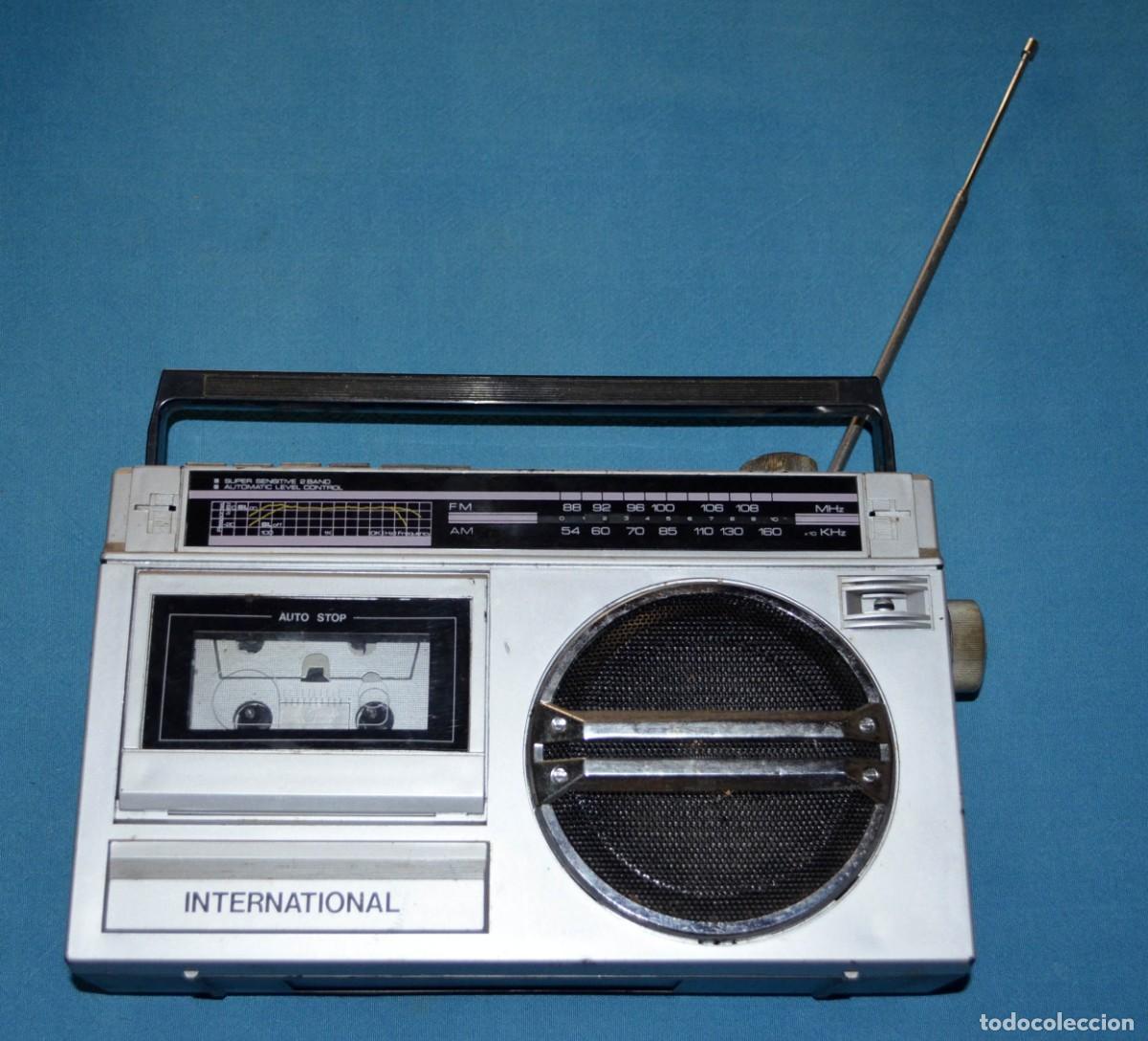 Radios Anciennes: Radio cassette International TW 865. Para reparar / piezas / decorar.