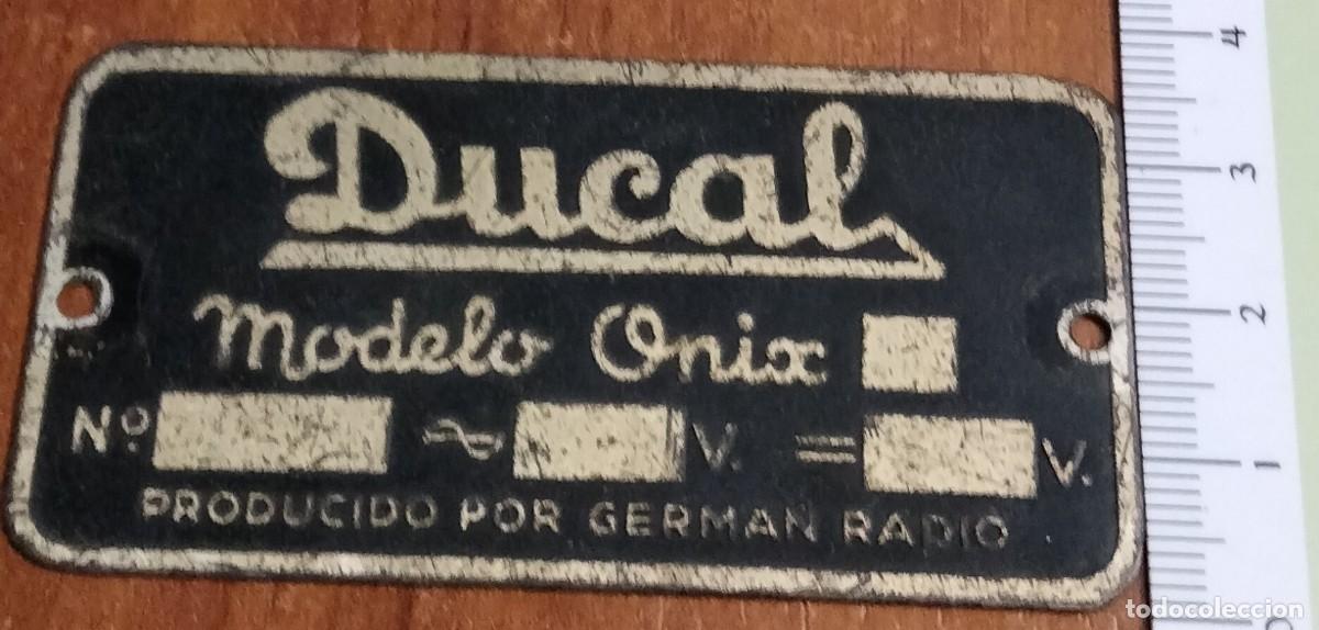 Radios antiguas: Placa antigua de radio Ducal modelo Onix - Foto 1