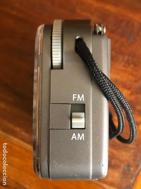 Radios antiguas: RADIO TRANSISTOR SUNSTECH FUNCIONANDO - Foto 4