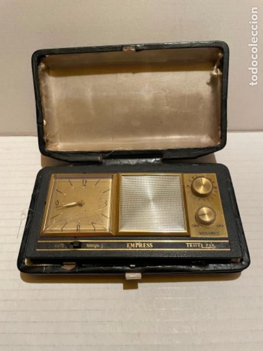 Radios antiguas: ANTIGUA RADIO RELOJ CON FUNDA - Foto 1