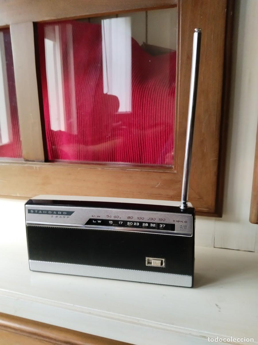 Radios antiguas: Transistor Standard Tr6. - Foto 1