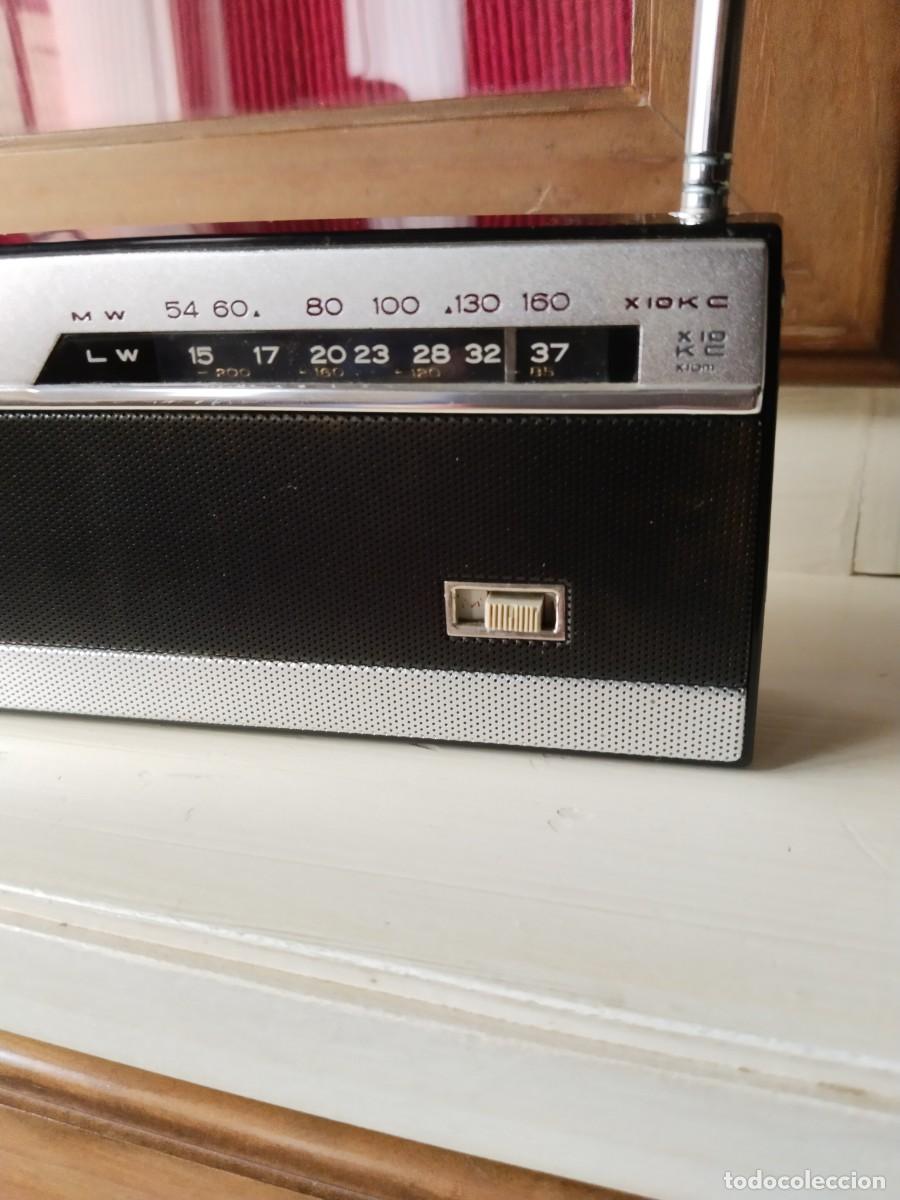 Radios antiguas: Transistor Standard Tr6. - Foto 2