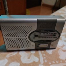 Radios antiguas: PEQUEÑA RADIO MARCA DV TECH, AM/FM